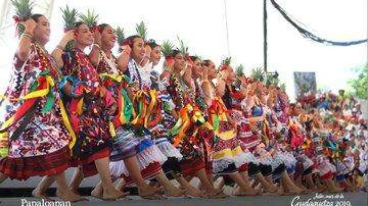 Guelaguetza Flor de Piña 01